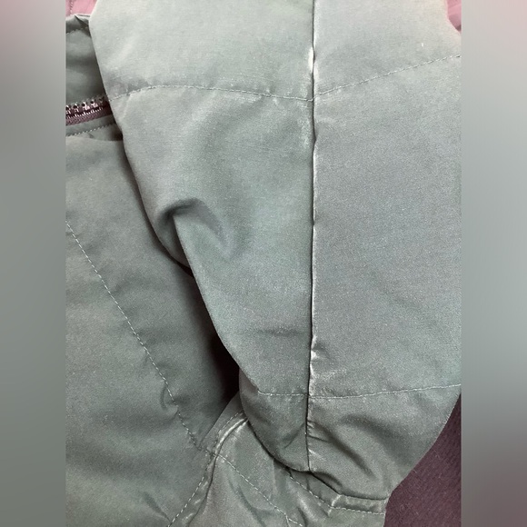 Canada Goose Coat Removable Coyote Fur - Picture 16 of 16